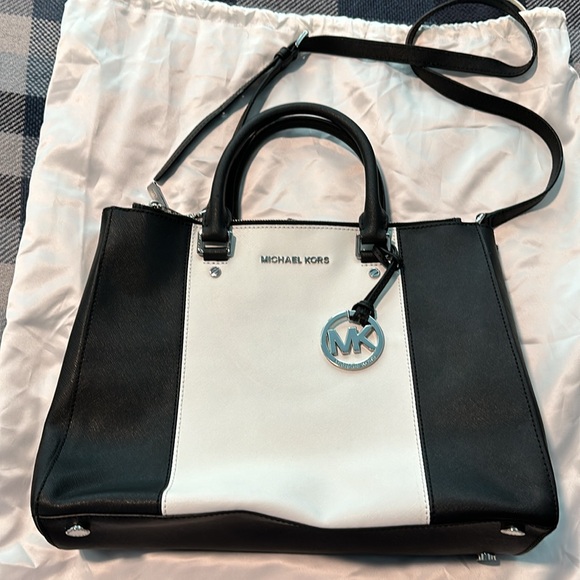 Michael Kors Sutton Large Center Stripe Satchel - Picture 1 of 11